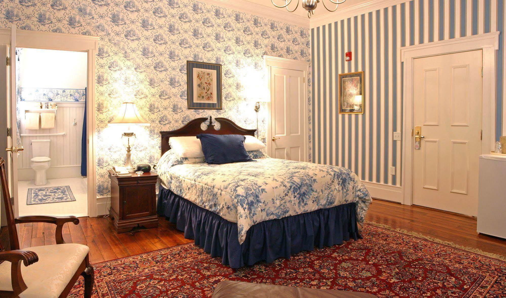 Village & Bed & Breakfast