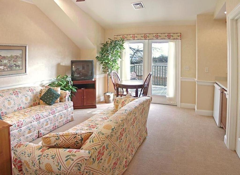 Bed & Breakfast Village &